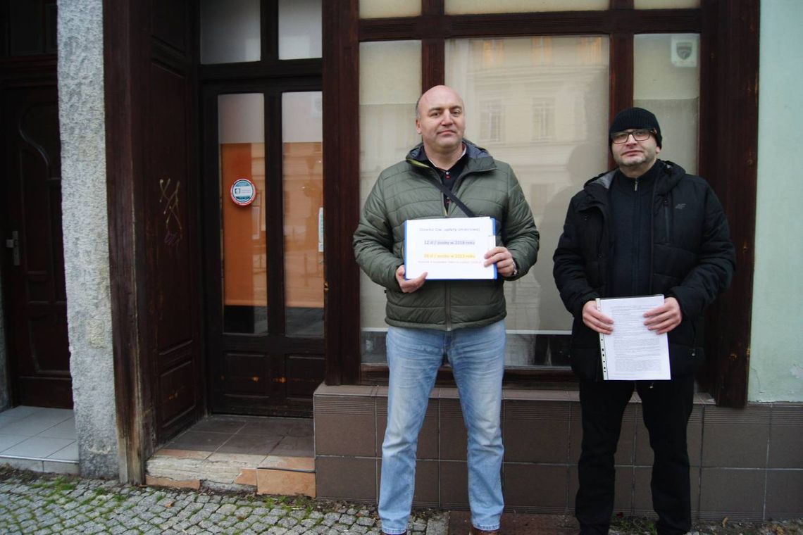 Oleśnicka opozycja wyraża sprzeciw i protestuje...