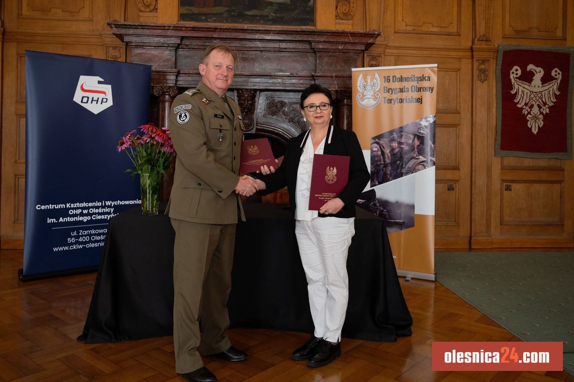 Oleśnicki OHP nawiązał współpracę z wojskiem. Młodzież pozna tajniki służby i wartości patriotyczne Oleśnicki OHP nawiązał współpracę z wojskiem. Młodzież pozna tajniki służby i wartości patriotyczne