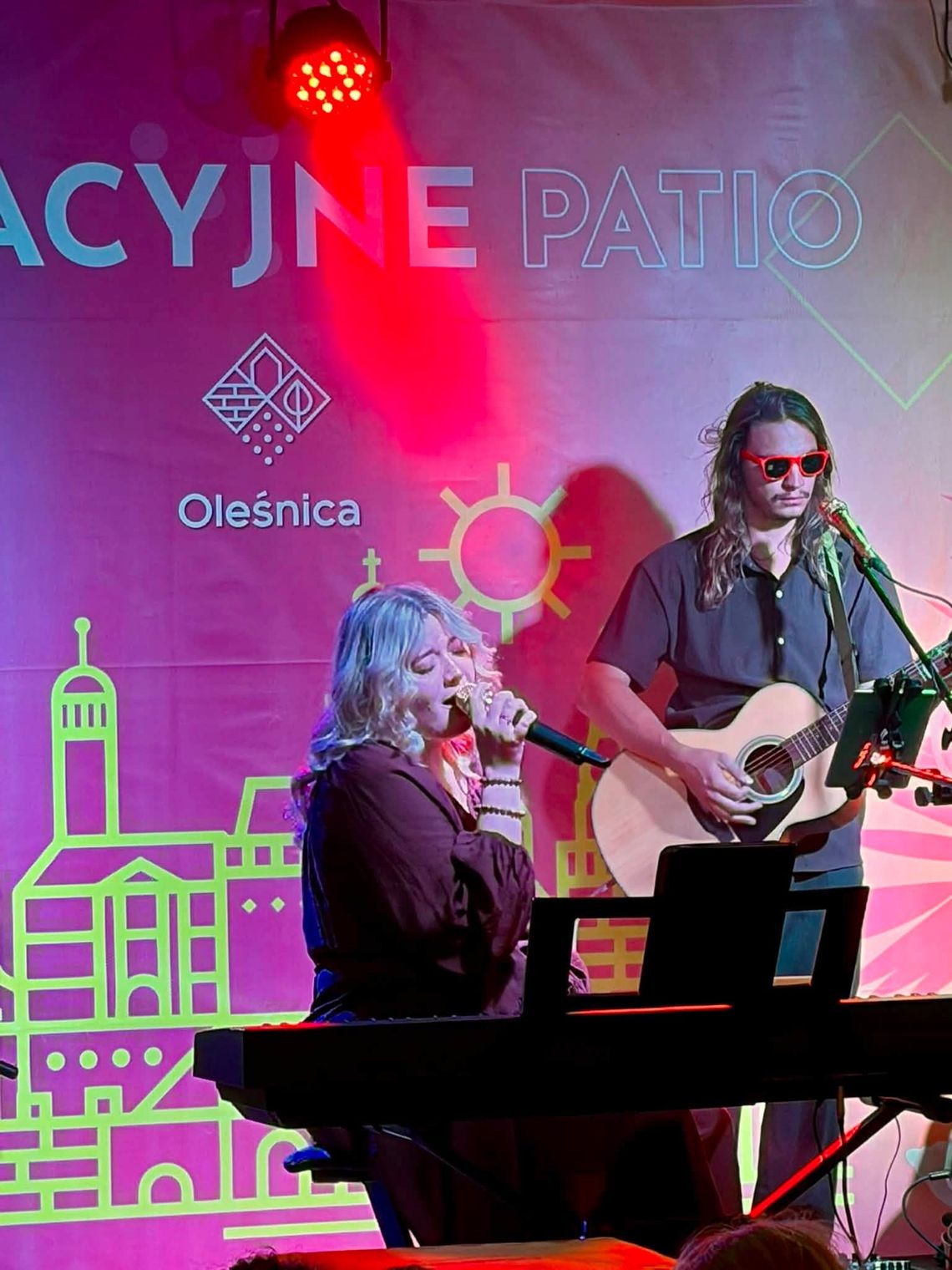 Oliwia Jaroszewicz rozgrzała ratuszowy dziedziniec. Ostatni koncert sezonu już za tydzień Oliwia Jaroszewicz rozgrzała ratuszowy dziedziniec. Ostatni koncert sezonu już za tydzień