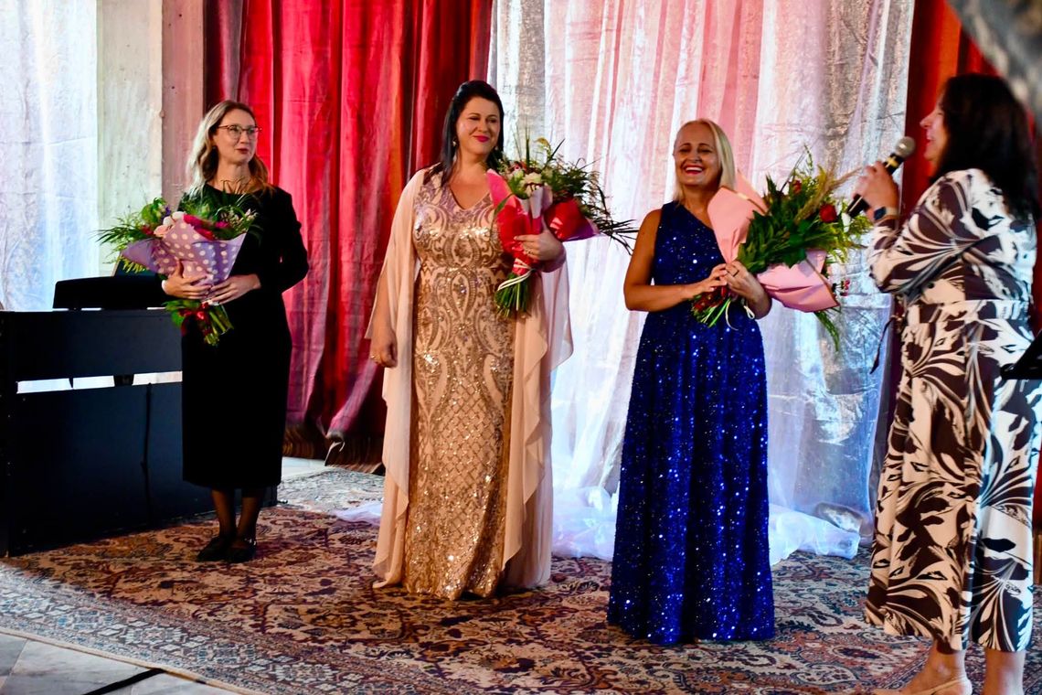 Opera z bliska w Pałacu Goszcz. Emocje, arie i owacje w kościele poewangelickim Opera z bliska w Pałacu Goszcz. Emocje, arie i owacje w kościele poewangelickim