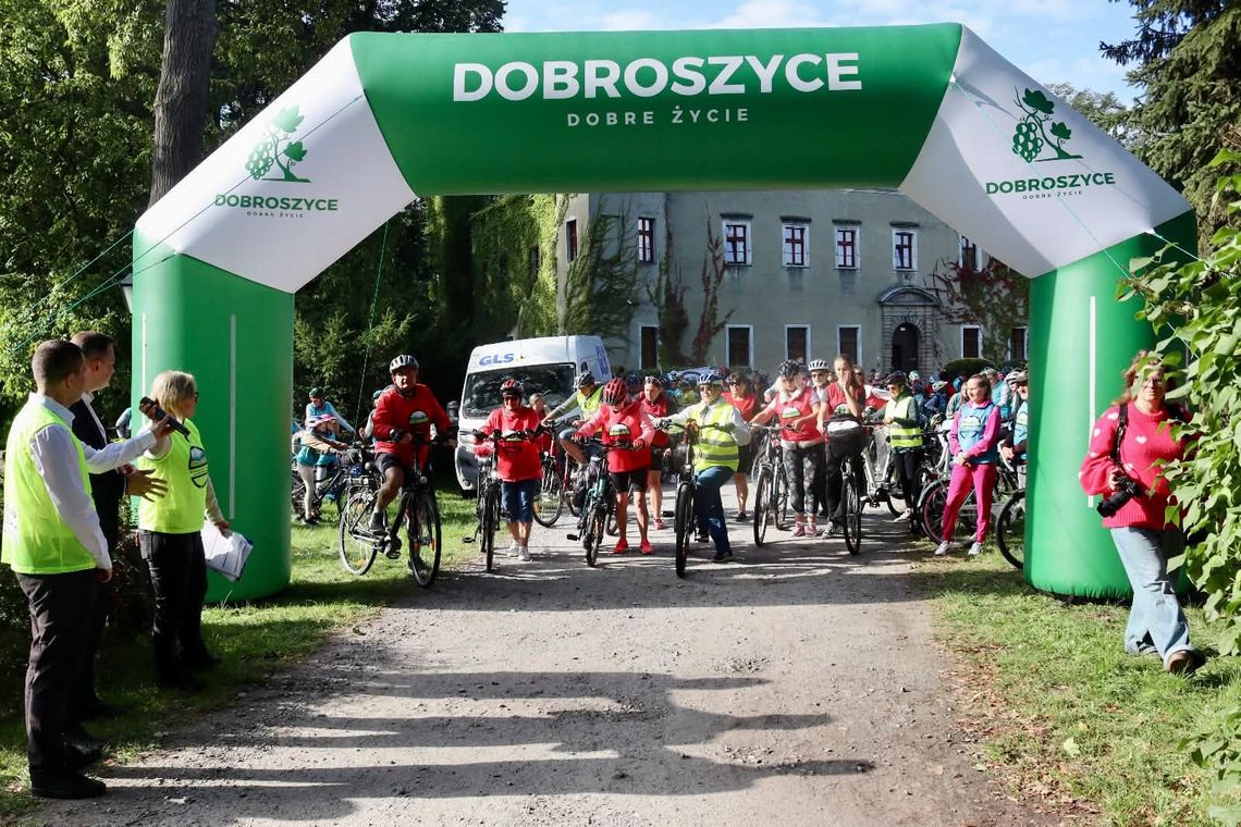 Peleton pełen dobrej energii. Za nami XI Rodzinny Rajd Rowerowy po gminie Dobroszyce! Peleton pełen dobrej energii. Za nami XI Rodzinny Rajd Rowerowy po gminie Dobroszyce!