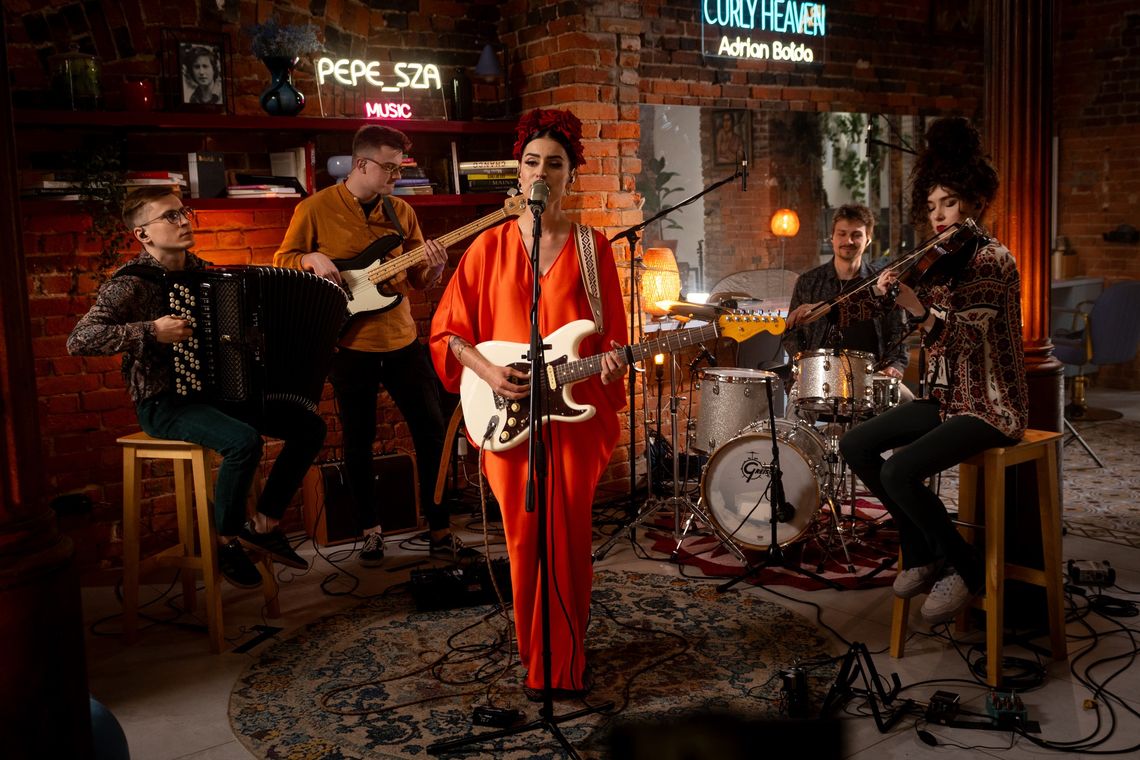 Pepesza zagra koncert w mieszkaniu w Oleśnicy Pepesza zagra koncert w mieszkaniu w Oleśnicy