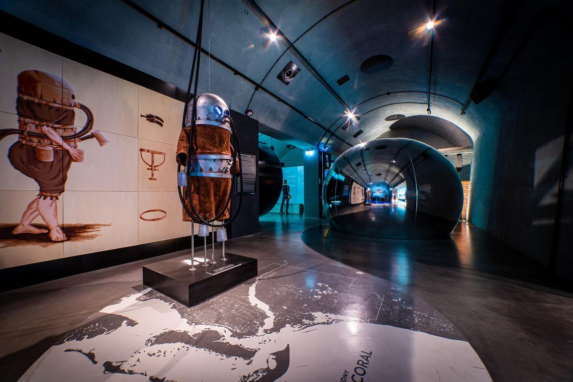 Pierwszy krok pod wodą: replika skafandra Klingerta w Hydropolis Pierwszy krok pod wodą: replika skafandra Klingerta w Hydropolis