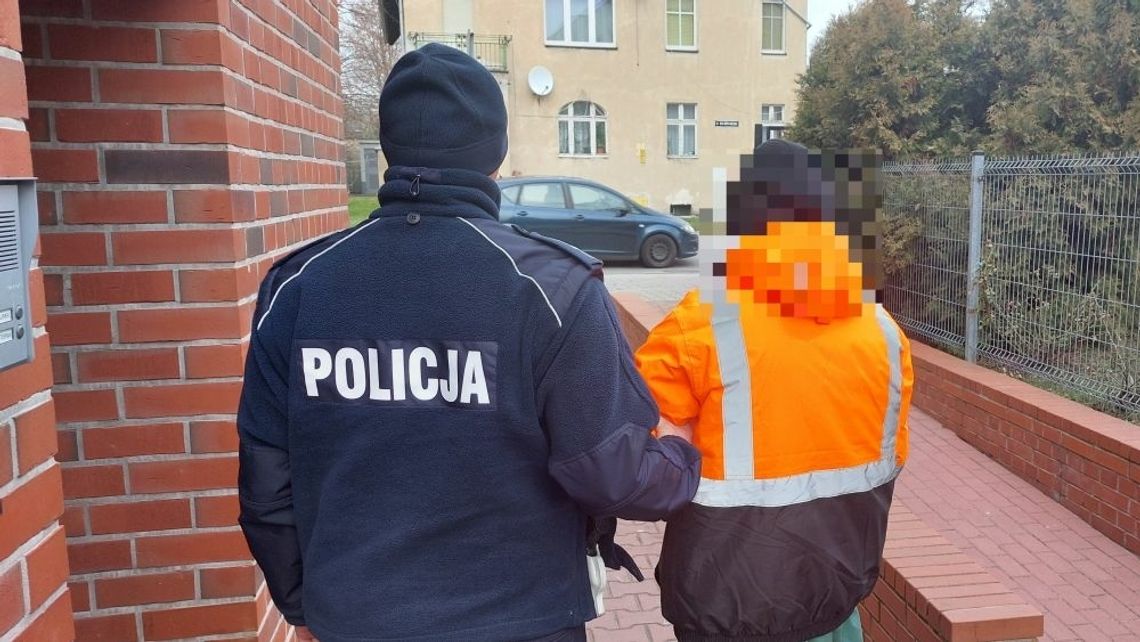 Pijani za kółkiem. Jeden pojechał w kapciach...