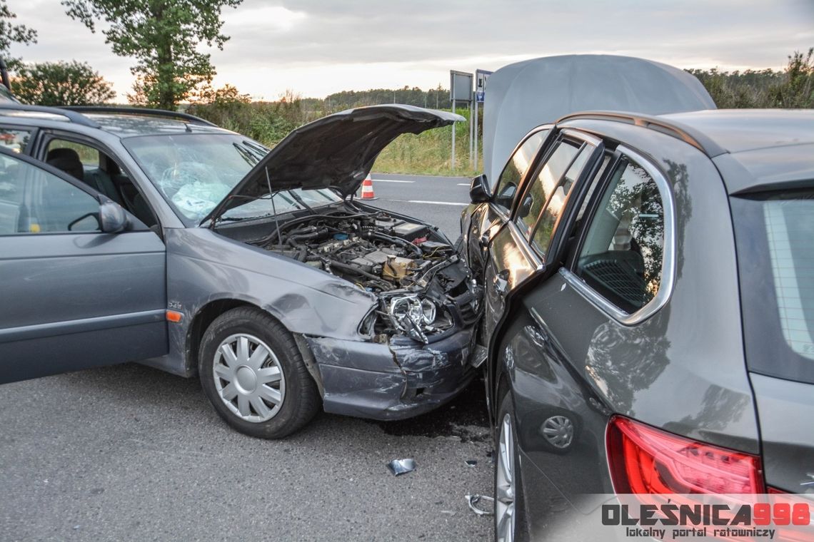 PILNE! Zderzenie toyoty i bmw w Cieślach przy Amberze