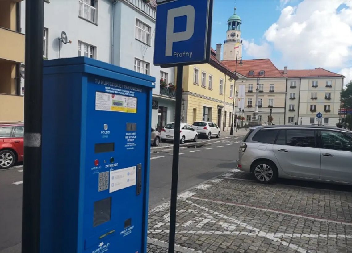 Płatności w parkomatach w Oleśnicy nadal wolne jak żółw