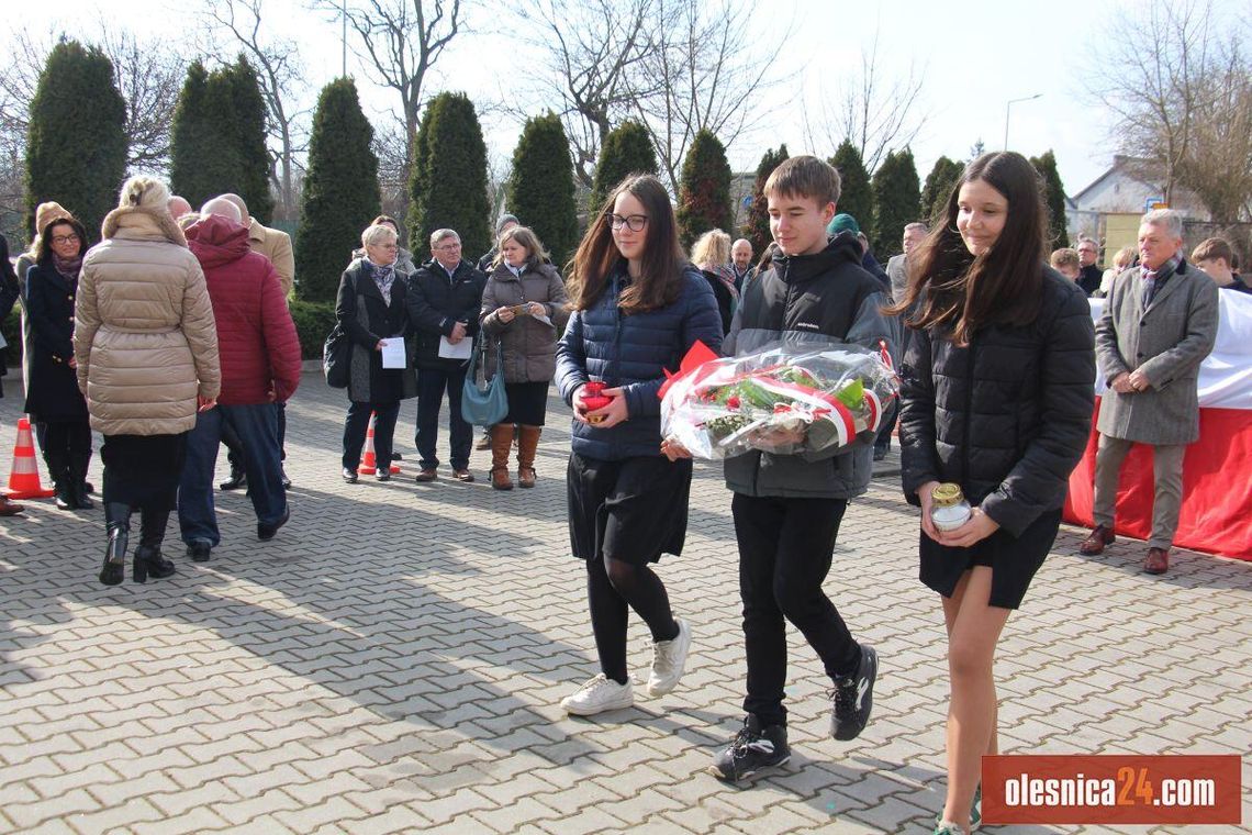 Pod pomnikiem Pileckiego uczcili Narodowy Dzień Pamięci Żołnierzy Wyklętych