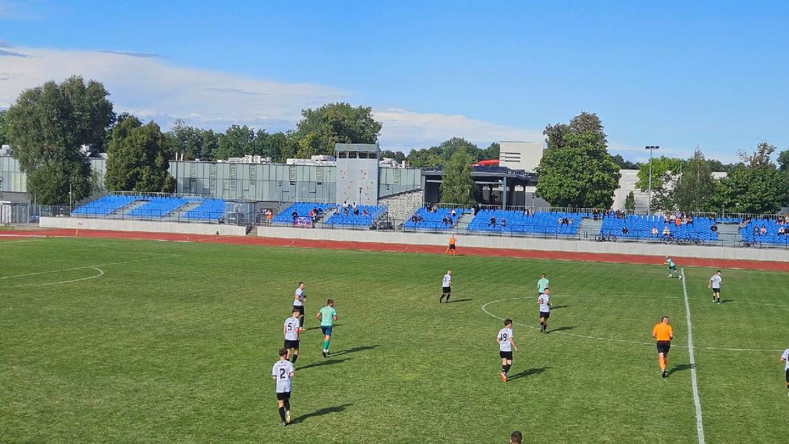 Pogoń Oleśnica gra z Czarnymi Jelcz Laskowice