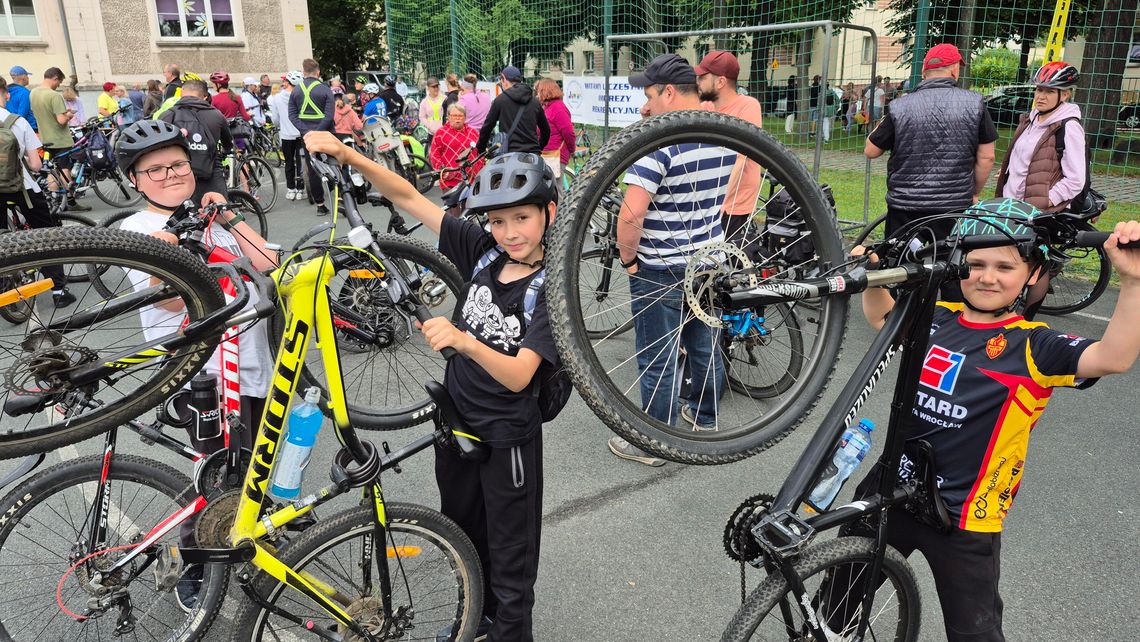 Pojechali w XXXIII Oleśnickim Rajdzie Rowerowym Pojechali w XXXIII Oleśnickim Rajdzie Rowerowym