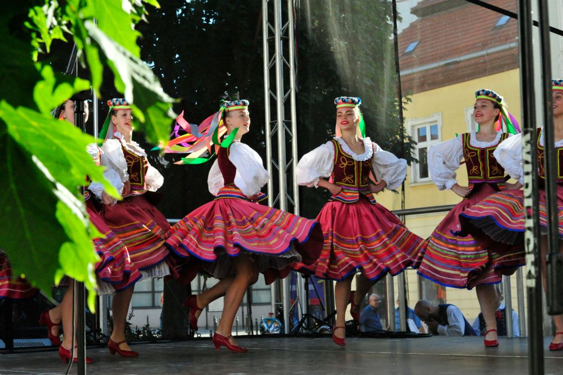 Polska i Ukraina na pożegnanie Festiwalu Folklorystycznego w Oleśnicy