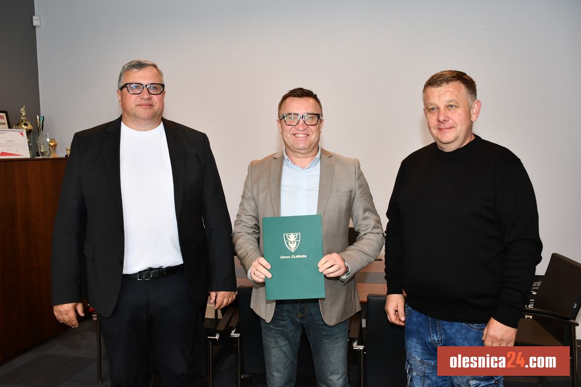 Ponad 2,3 mln zł na ważną drogę w Spalicach. Podpisano umowę na przebudowę ul. Świerkowej Ponad 2,3 mln zł na ważną drogę w Spalicach. Podpisano umowę na przebudowę ul. Świerkowej