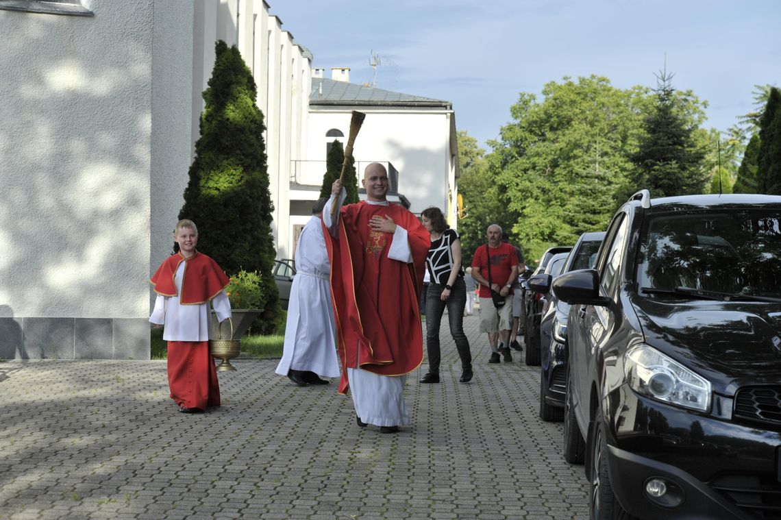Poświęcili auta w NMP Matki Miłosierdzia