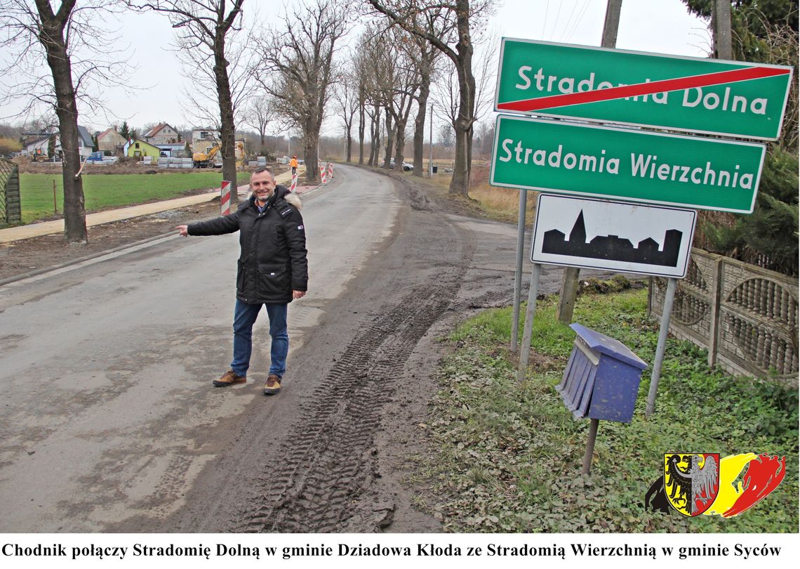 Powiat kończy budowę chodnika, który połączy obie Stradomie