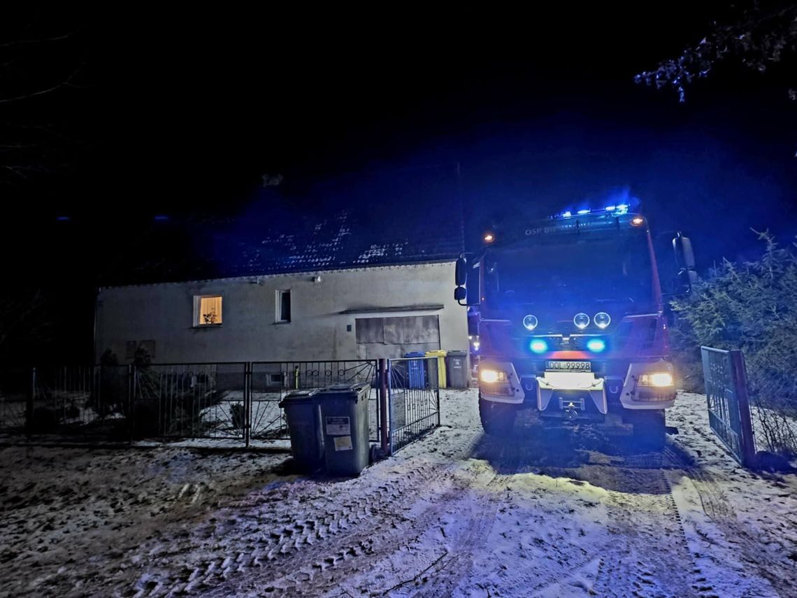 Pożar sadzy w kominie w Paczkowie Pożar sadzy w kominie w Paczkowie