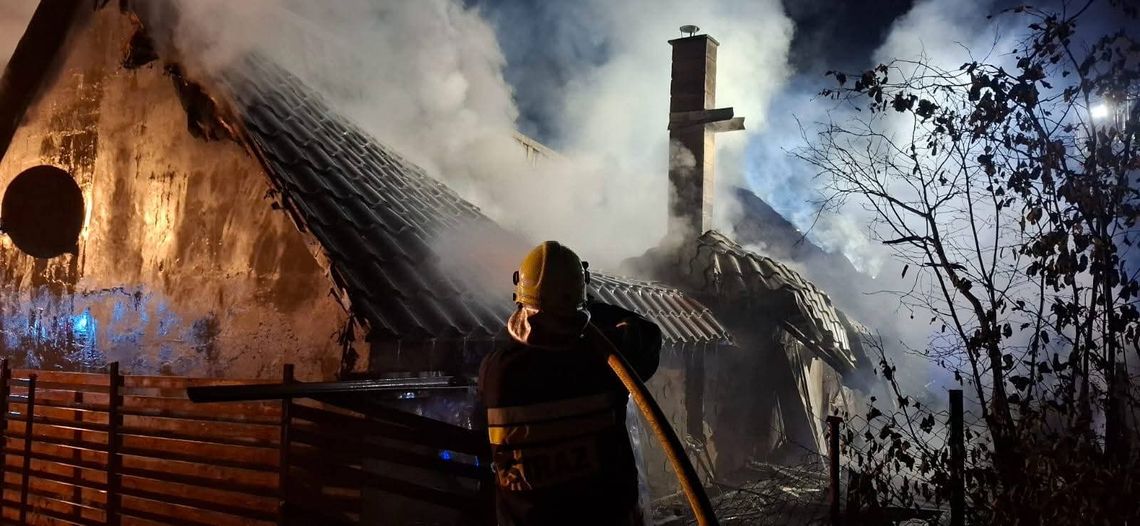 Pożar wybuchł w nocy w domu jednorodzinnym