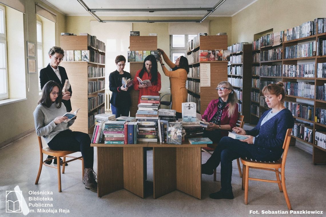 Poznajcie bibliotekarki z Oleśnicy. To one czytają i polecają 