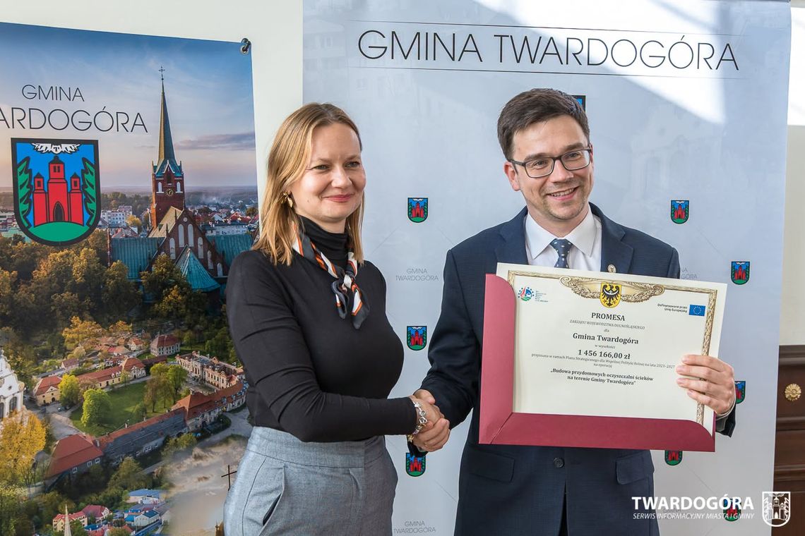 Prawie 1,5 miliona złotych dla mieszkańców! Twardogóra buduje 48 przydomowych oczyszczalni ścieków Prawie 1,5 miliona złotych dla mieszkańców! Twardogóra buduje 48 przydomowych oczyszczalni ścieków