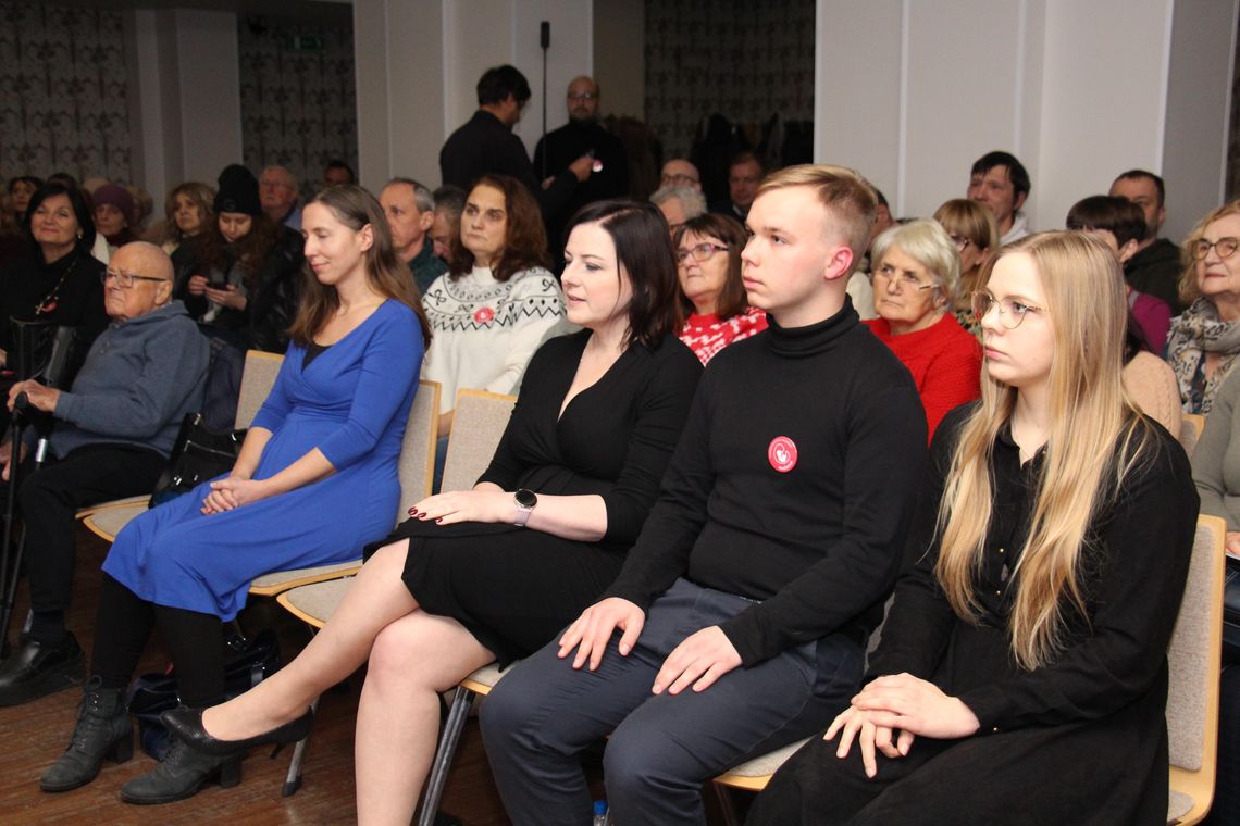 Premierowa projekcja filmu „Śledztwo w sprawie zbrodni” przyciągnęła 150 widzów Premierowa projekcja filmu „Śledztwo w sprawie zbrodni” przyciągnęła 150 widzów