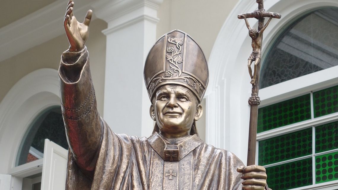 Przedstawienie o papieżu w bazylice w Oleśnicy Przedstawienie o papieżu w bazylice w Oleśnicy