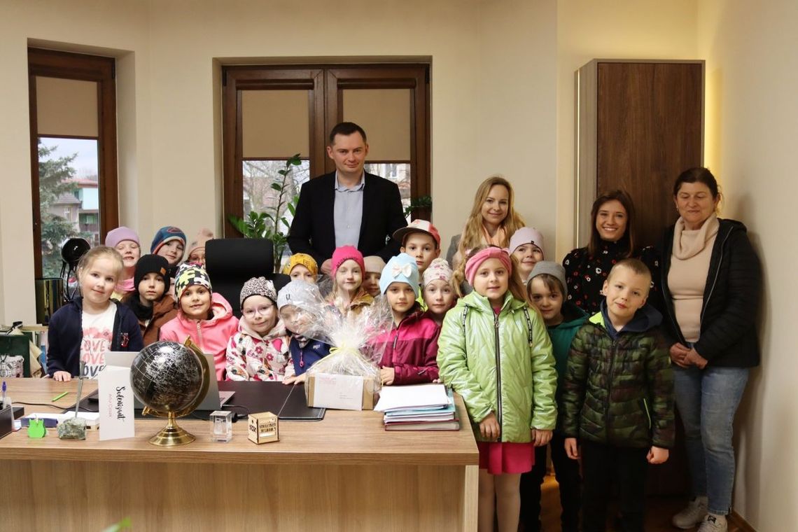 Przedszkolaki w Urzędzie Gminy w Dobroszycach