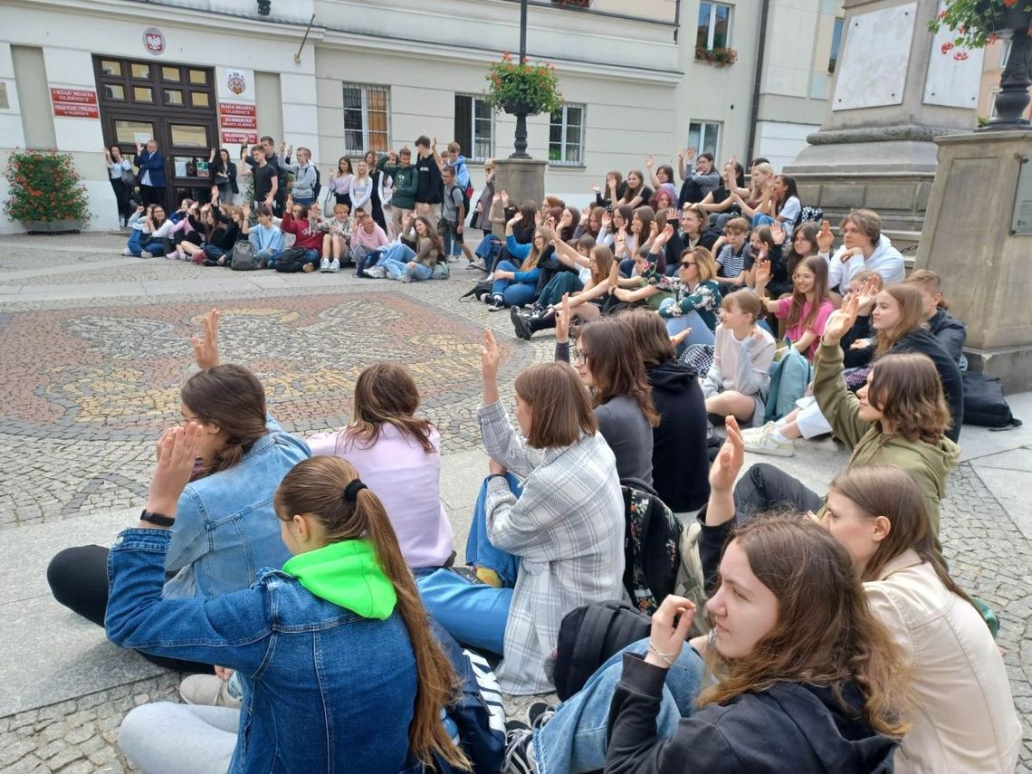 Przemoc i agresja - happenig w oleśnickim Rynku 