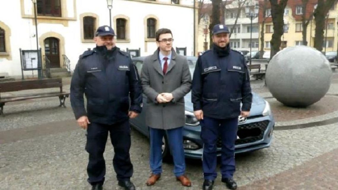 Radiowozy dla policji w Twardogórze