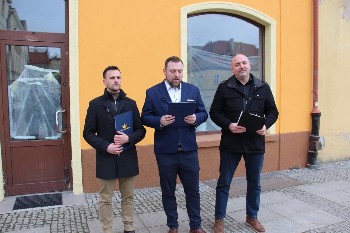 Radny Konfederacji ostro krytykuje burmistrza Oleśnicy