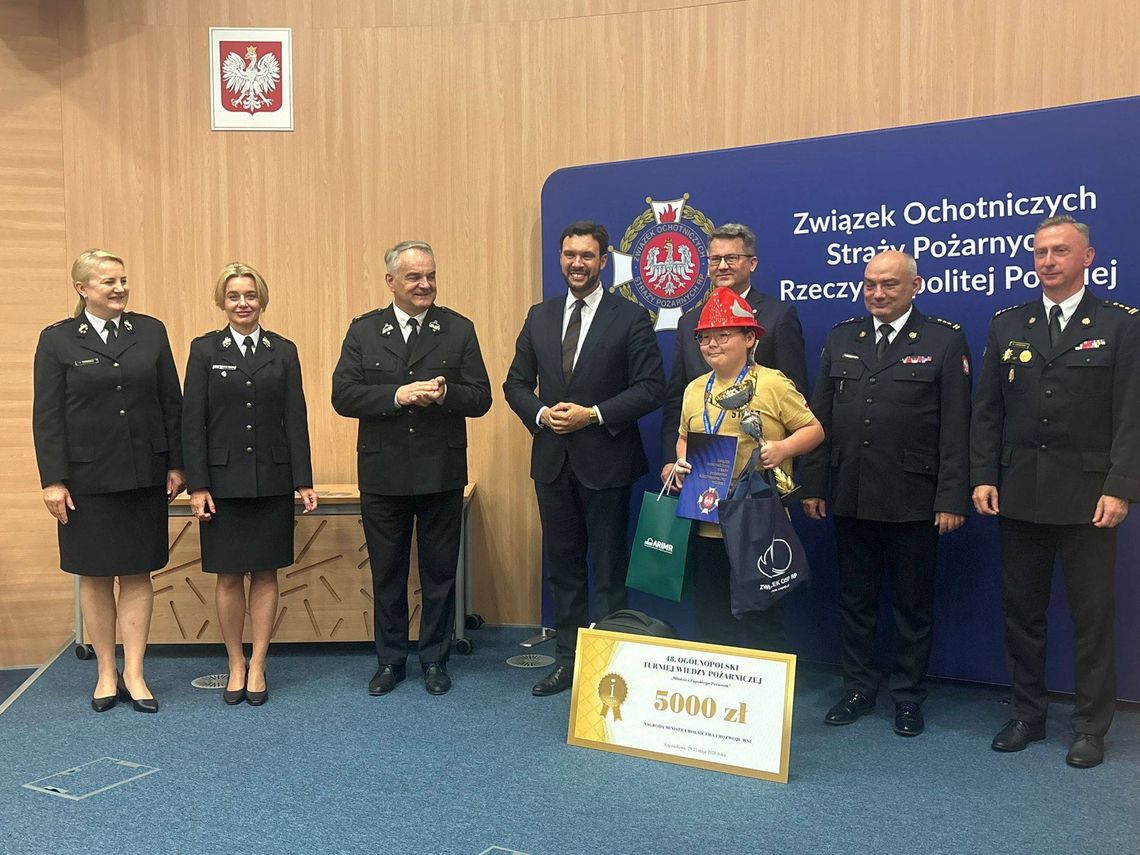 Reprezentant Powiatu Oleśnickiego najlepszy w Polsce. Wielki sukces młodego znawcy pożarnictwa Reprezentant Powiatu Oleśnickiego najlepszy w Polsce. Wielki sukces młodego znawcy pożarnictwa