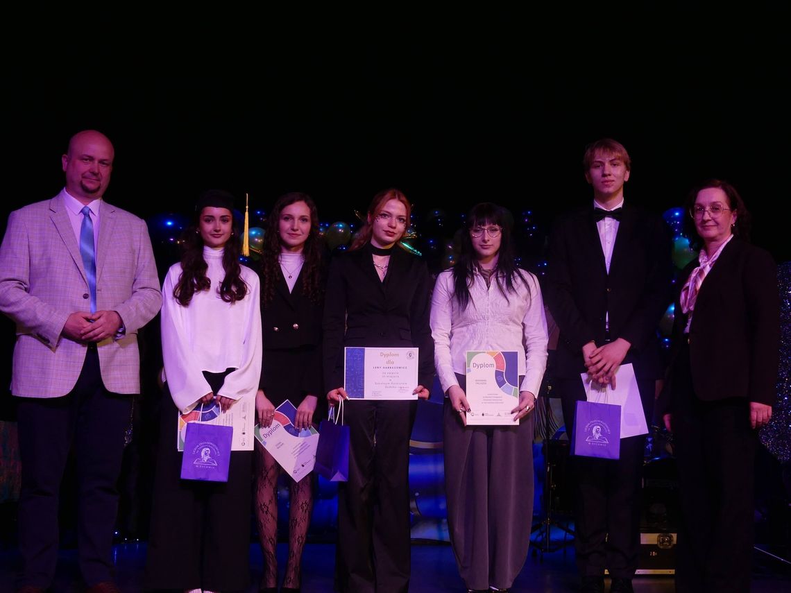 Rockowe pożegnanie maturzystów w Sycowie! Birety w górę i nowa energia na start