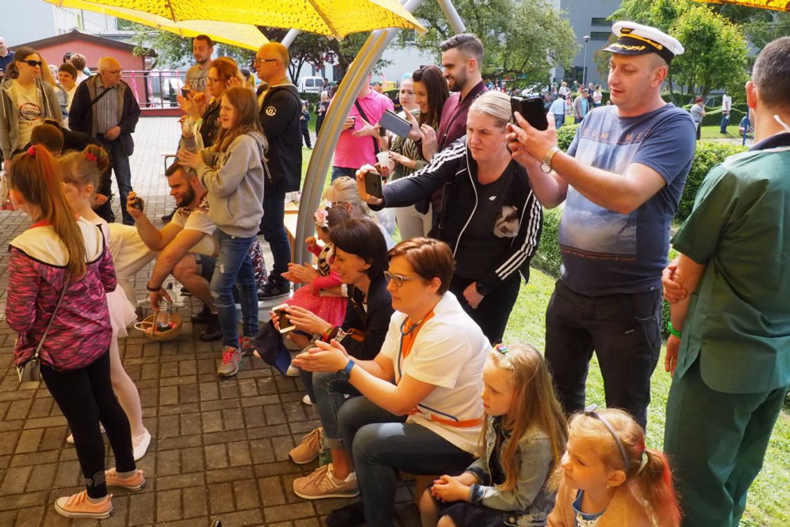 Rodzinna zabawa na festynie Przedszkola nr 3 w Oleśnicy Rodzinna zabawa na festynie Przedszkola nr 3 w Oleśnicy