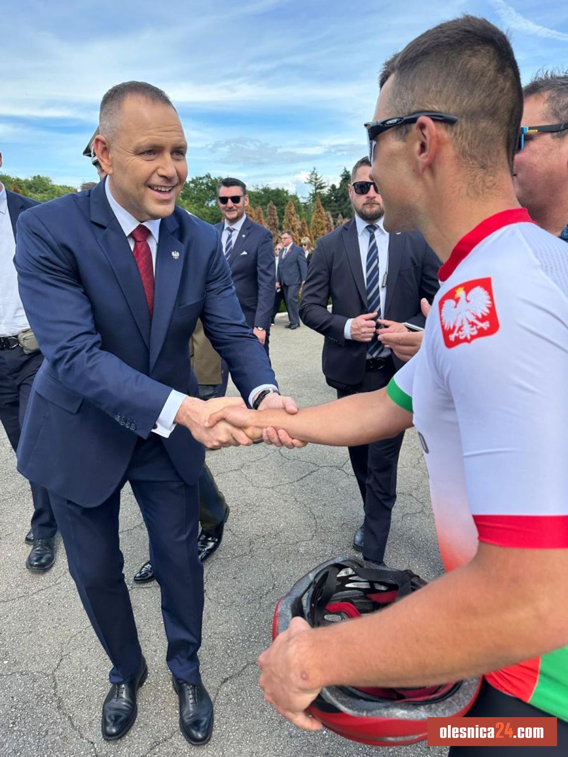 Rowerzyści z Twardogóry dotarli na Monte Cassino. Spotkali prezydenta Karola Nawrockiego