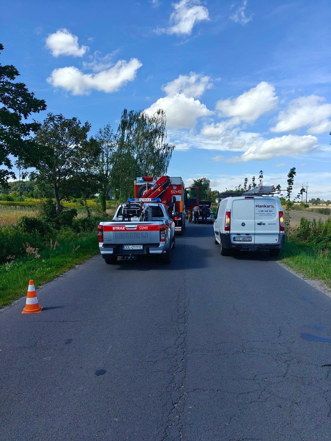 Rowerzysta potrącony przez samochód. Na miejsce wezwano śmigłowiec LPR