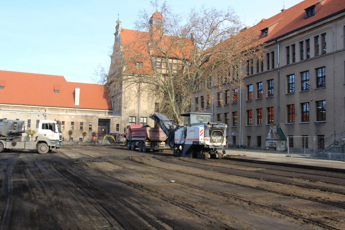 Ruszył remont boiska na Chopina w Oleśnicy