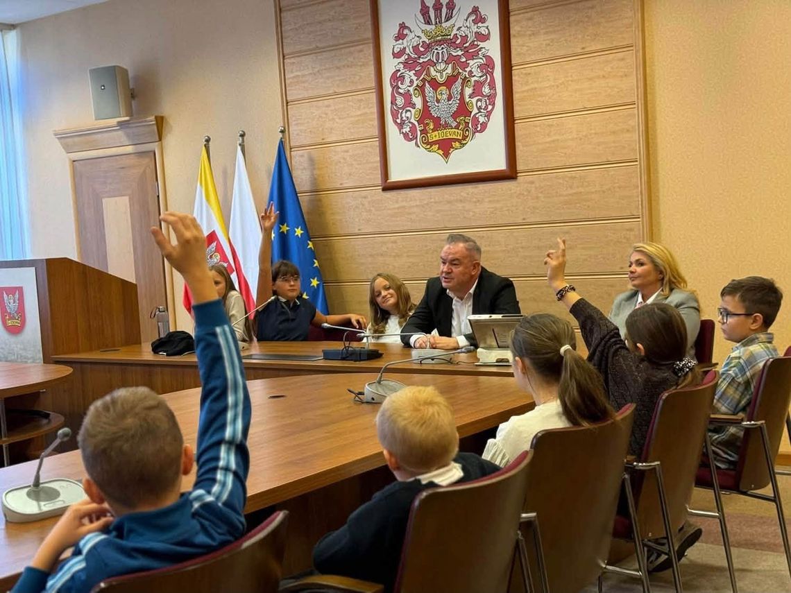 Salon Tesli w Oleśnicy? Uczniowie mają pomysł!