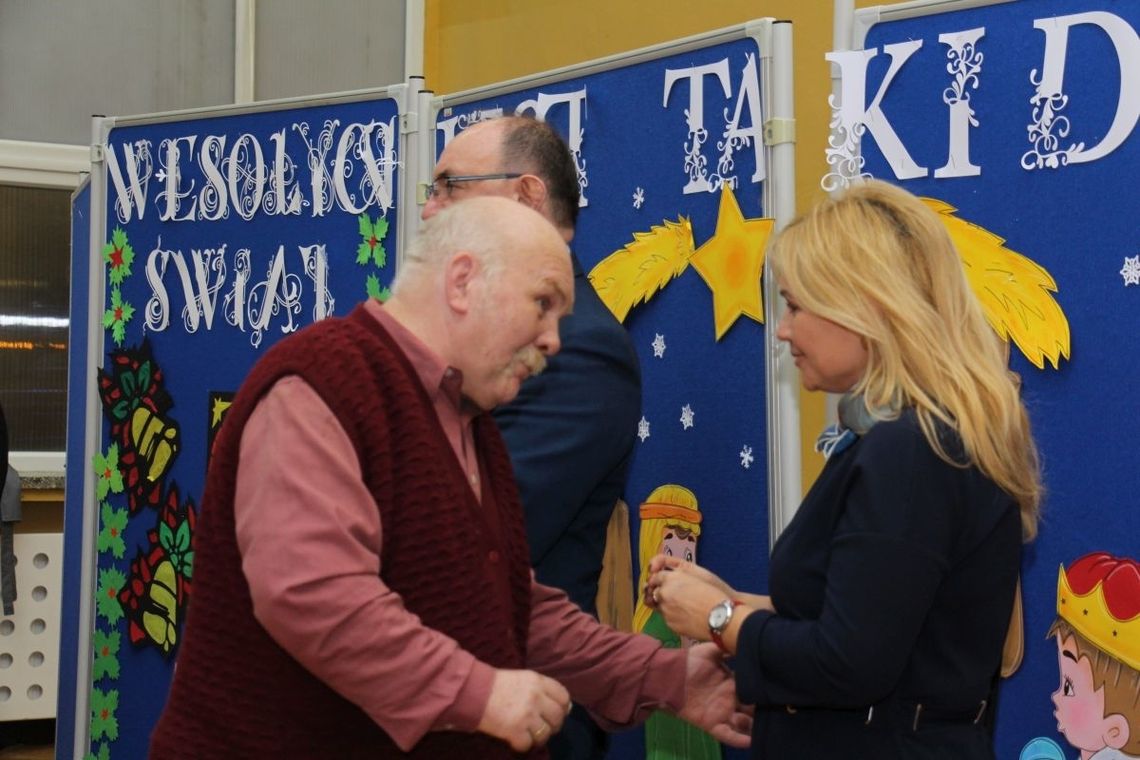 Samotni i ubodzy na wigilijnej wieczerzy w Oleśnicy
