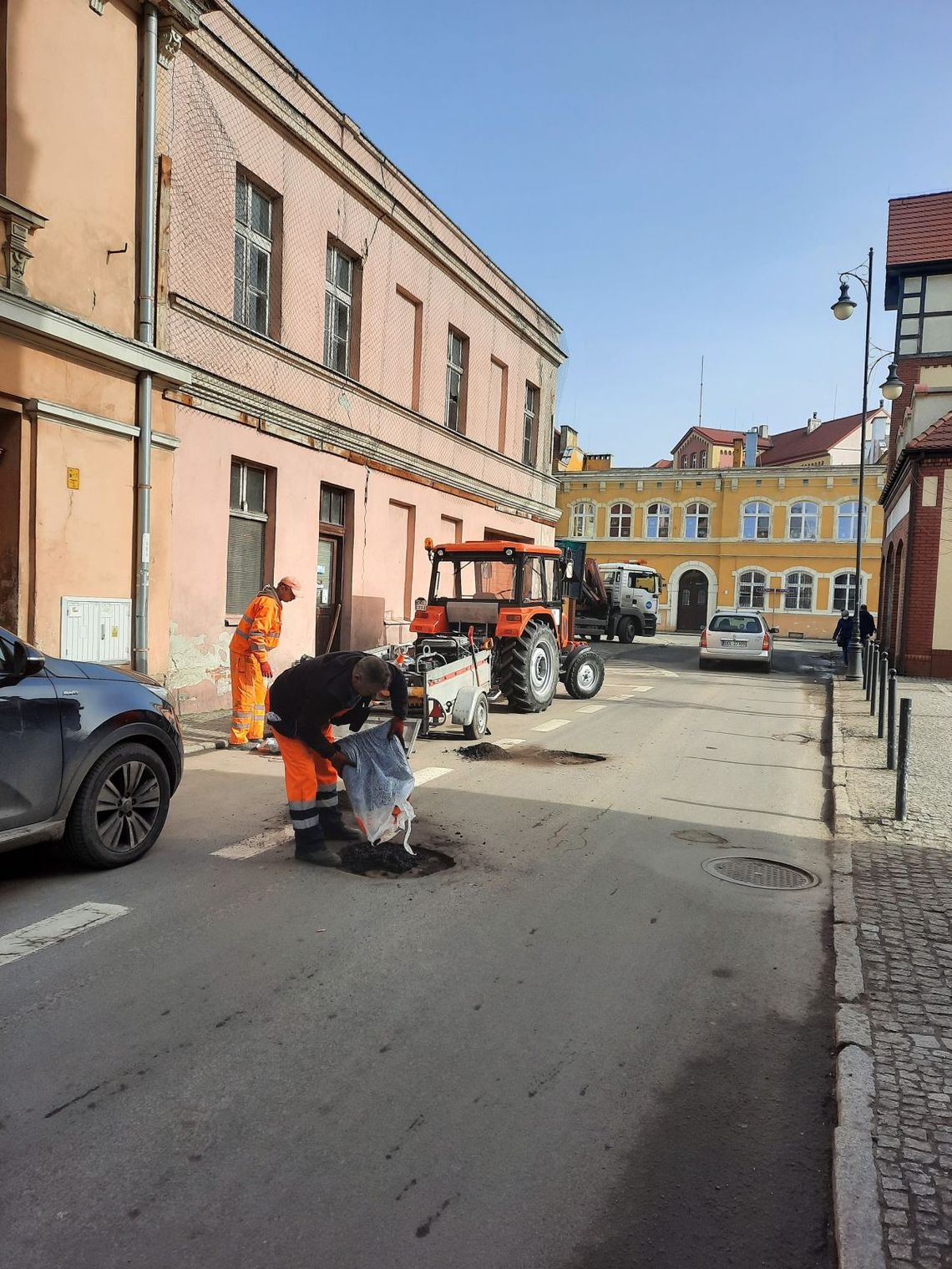 Sekcja Dróg Miejskich rozpoczęła likwidowanie ubytków na drogach w Oleśnicy