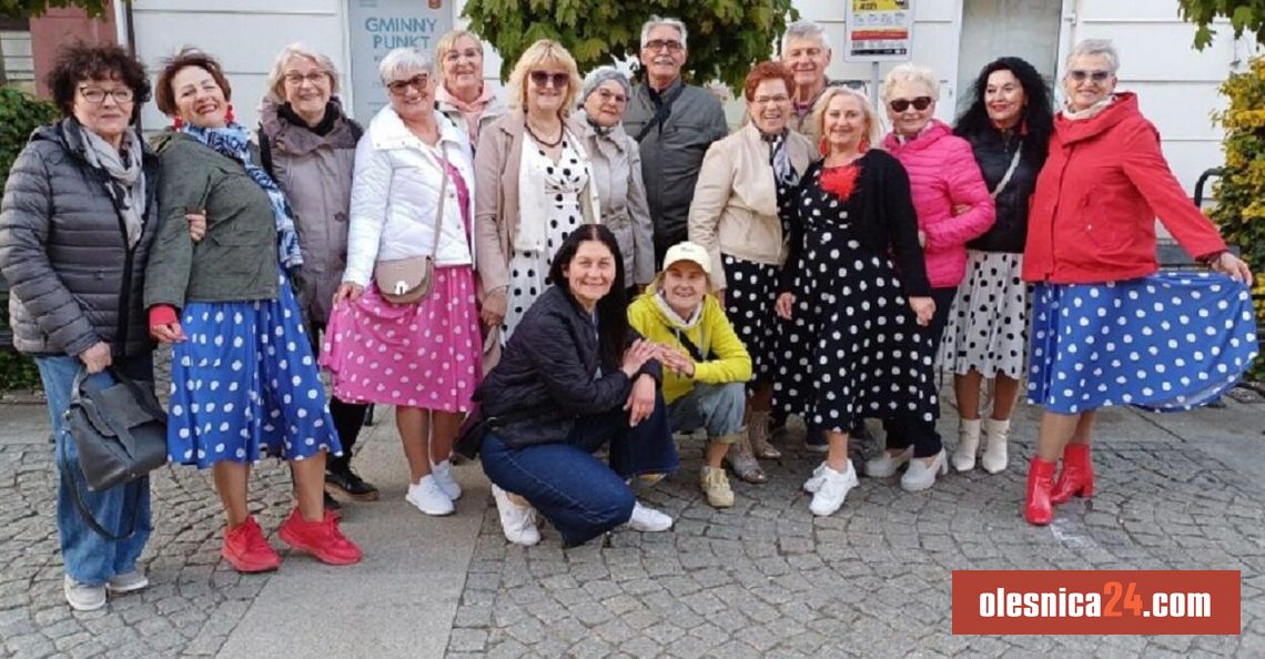 Seniorzy z Oleśnicy świętują w rytmie tańca