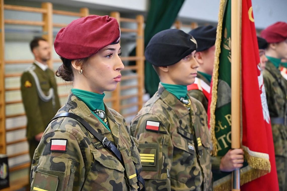Ślubowanie i podpisanie porozumienia z wojskiem Ślubowanie i podpisanie porozumienia z wojskiem