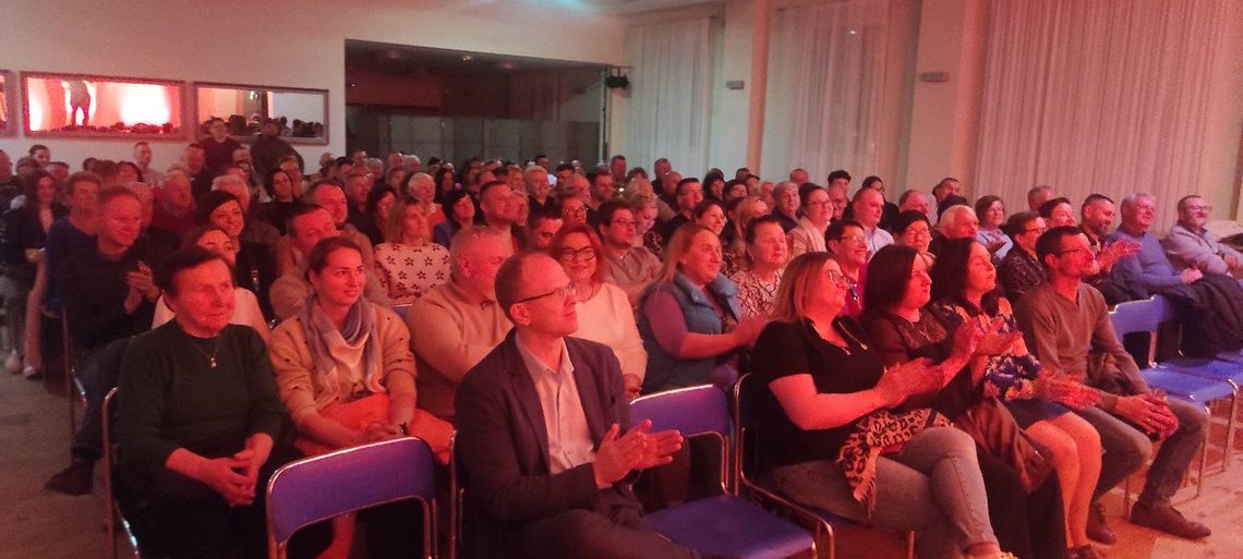 Śmiech gwarantowany! Bartek Gajda z stand-upem w Miłowicach