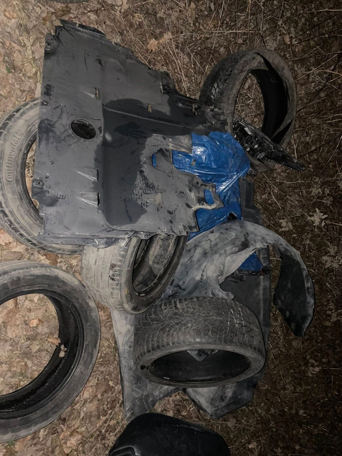 Śmieciarz z oponami w Łuczynie na celowniku mieszkańców – ultimatum do niedzieli! Śmieciarz z oponami w Łuczynie na celowniku mieszkańców – ultimatum do niedzieli!