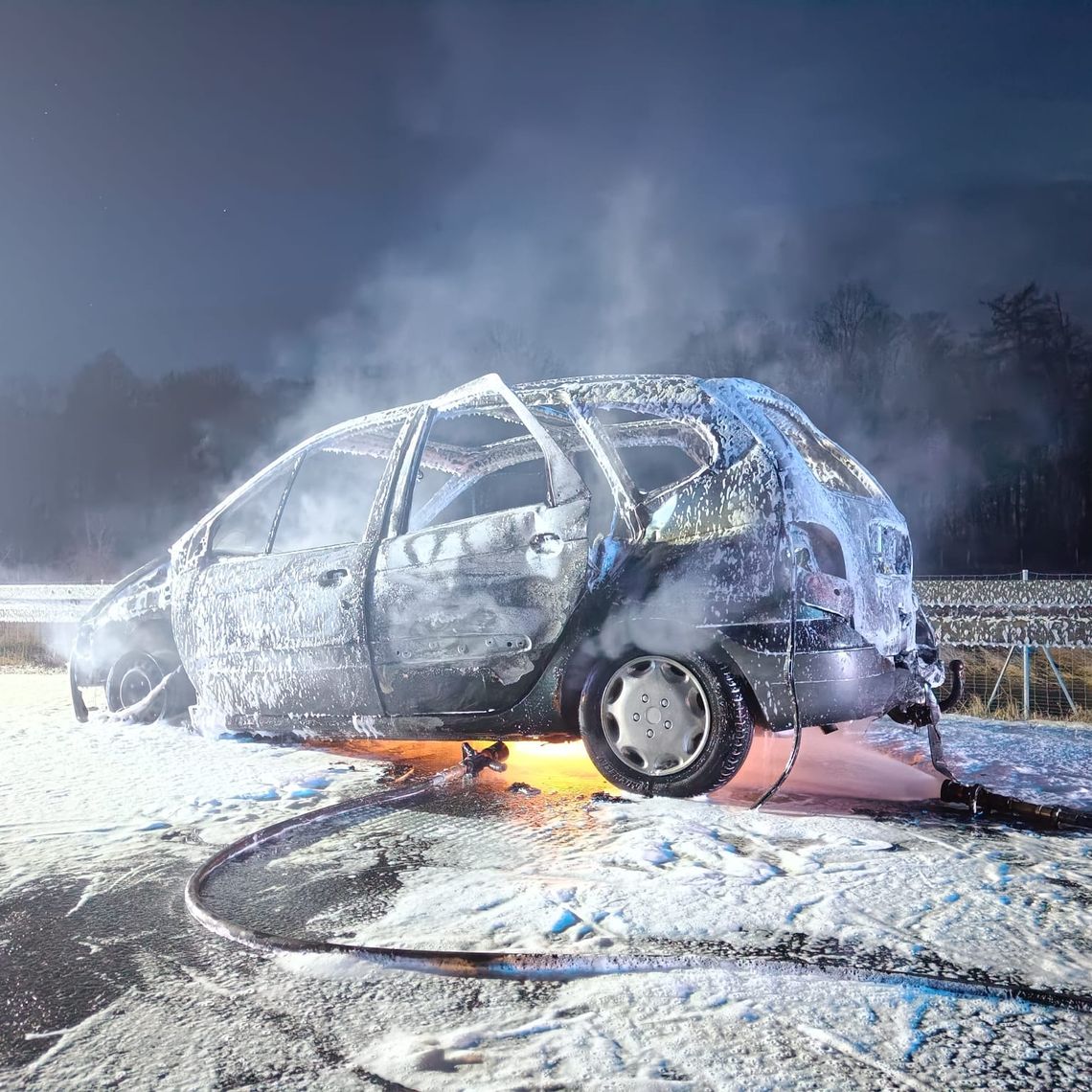 Spaliło się auto na S8