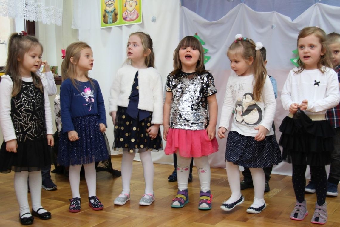 Śpiewali dla babć i dziadków w Przedszkolu nr 1 w Oleśnicy