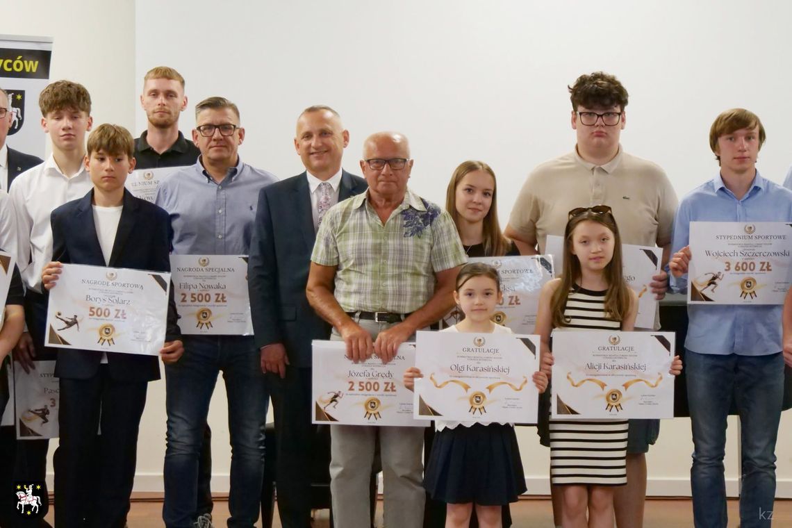 Sportowe gwiazdy Sycowa na szczycie! Burmistrz rozdaje stypendia i nagrody Sportowe gwiazdy Sycowa na szczycie! Burmistrz rozdaje stypendia i nagrody