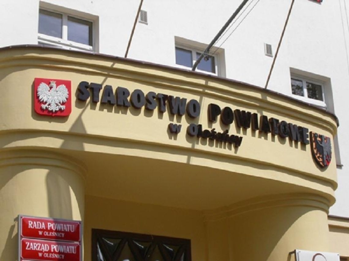 Starostwo Powiatowe w Oleśnicy apeluje o ograniczenie wizyt