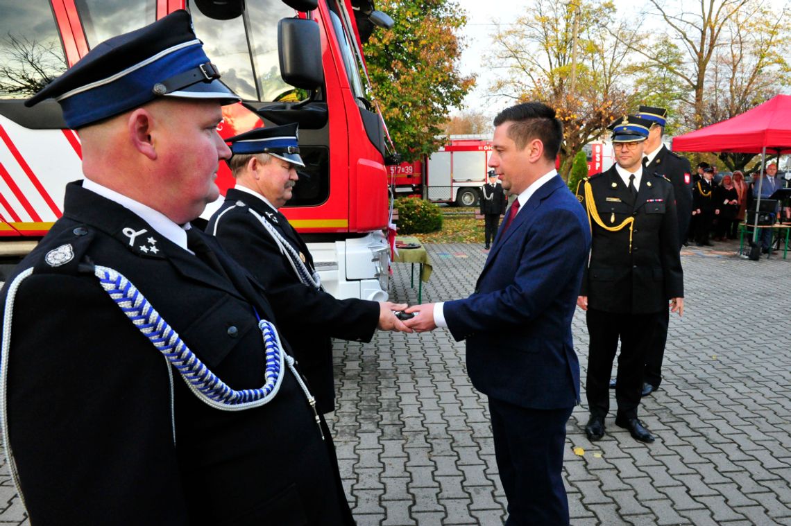 Strażacy z Wabienic dostali wóz za 900 tysięcy