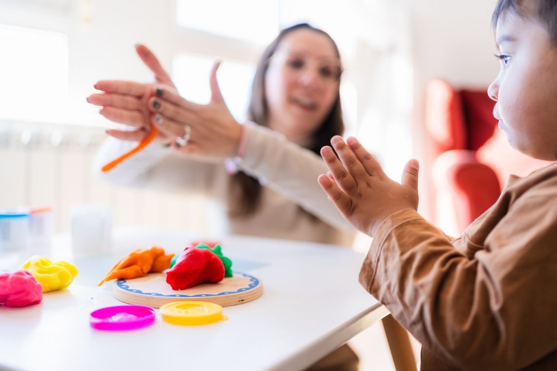 Studia z integracji sensorycznej — rozwijaj skrzydła w pedagogice!