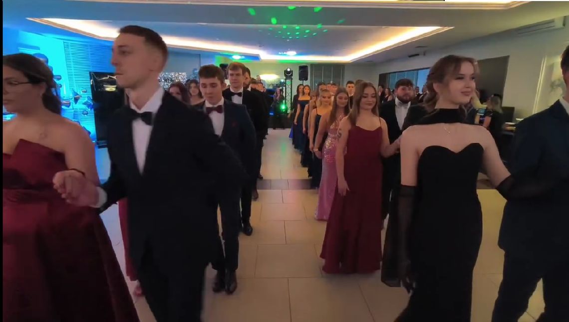 Studniówka Zespołu Szkół Zawodowych w Oleśnicy - tak tańczyli Studniówka Zespołu Szkół Zawodowych w Oleśnicy - tak tańczyli