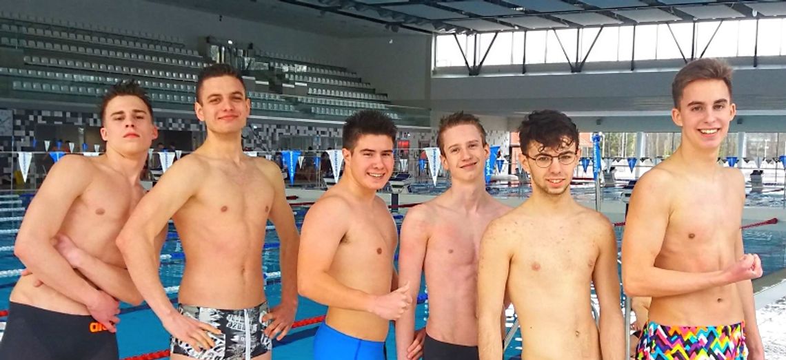 Sukcesy pływaków z II LO w Oleśnicy