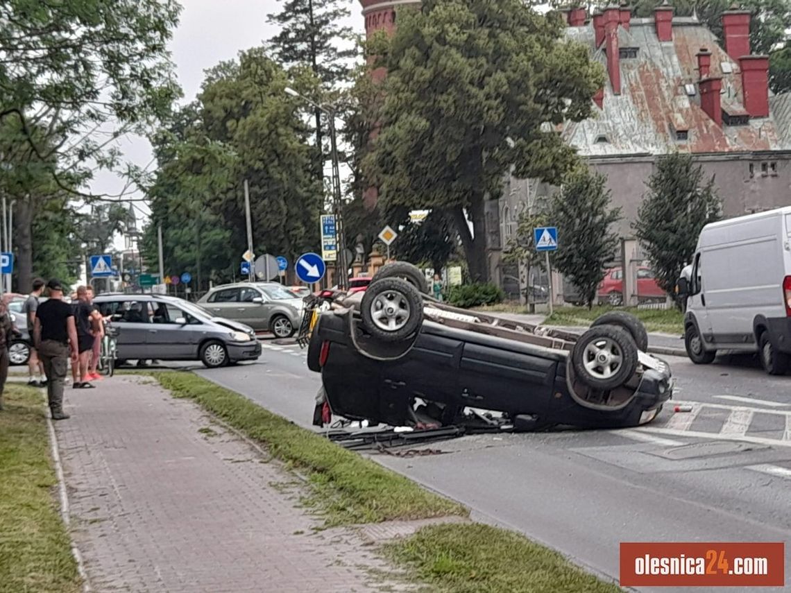 Suzuki dachowało w Oleśnicy