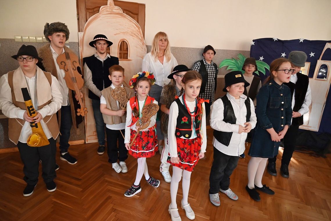 Świąteczny klimat zagościł w Oleśnicy. Podopieczni ZPS czarowali jasełkami